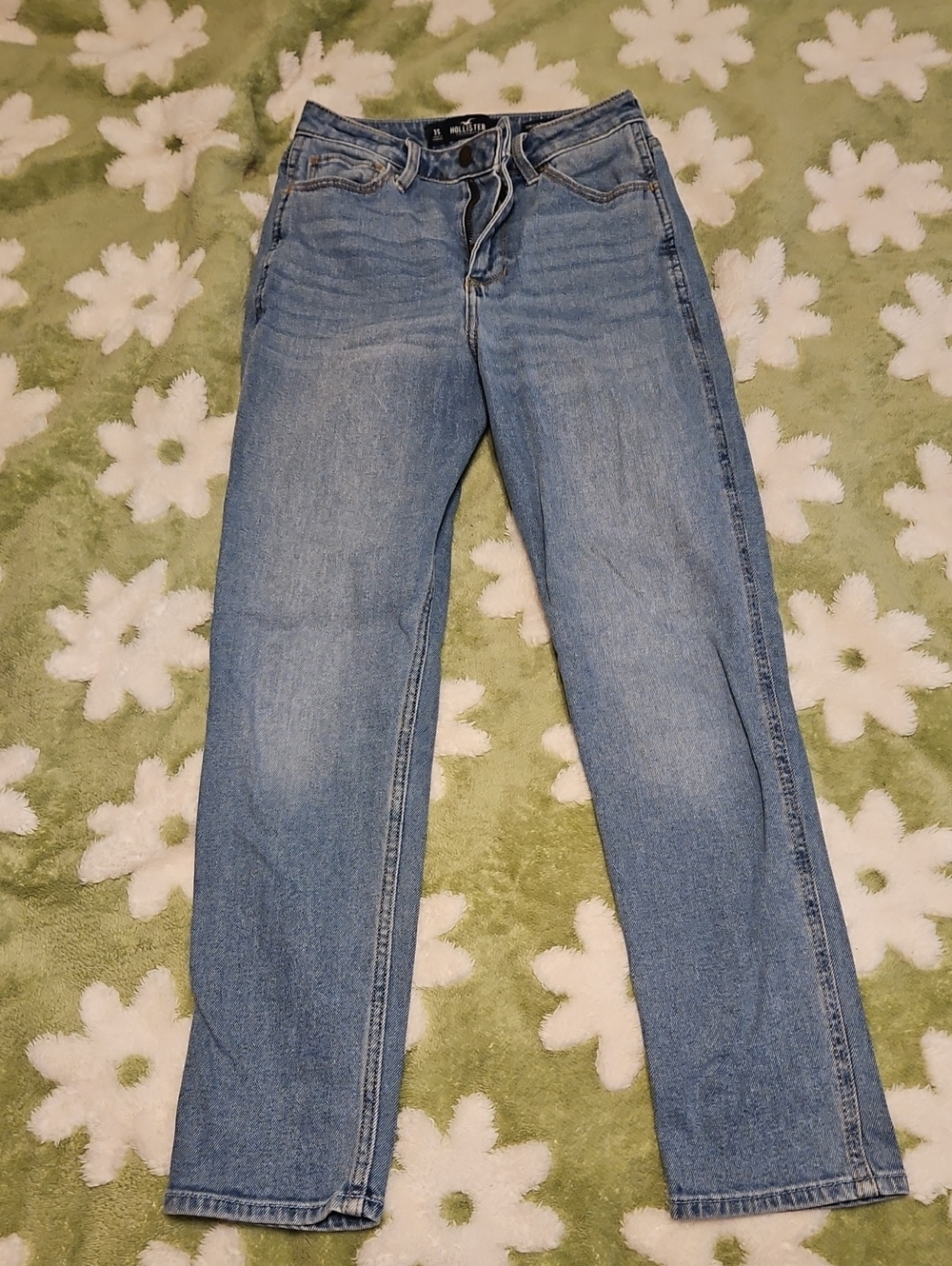 Hollister Curvy Ultra High-Rise Mom Jeans in Light Blue